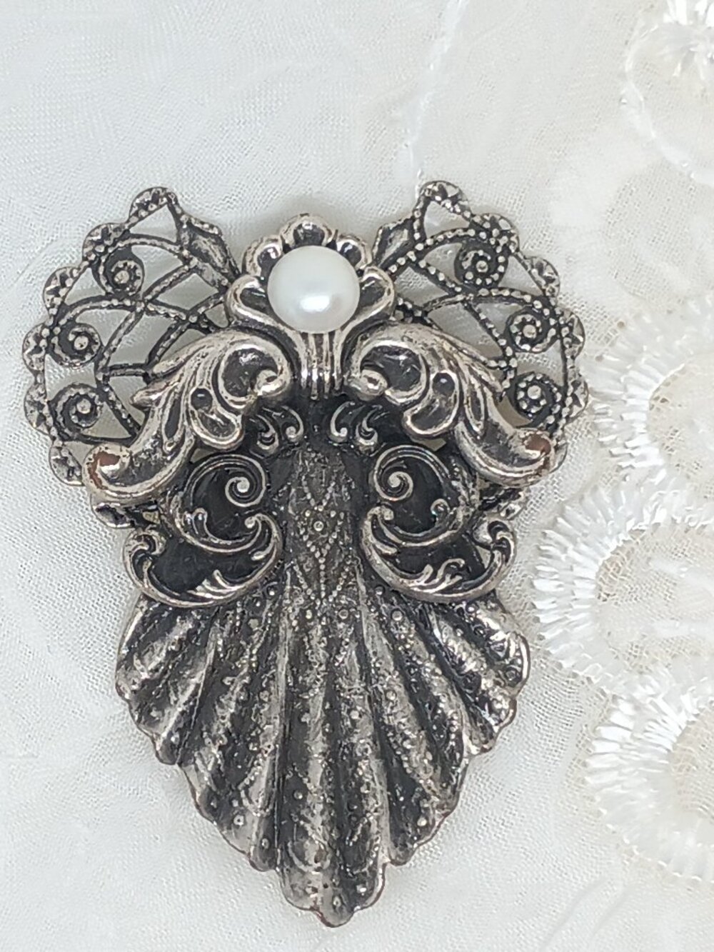 Rare Jane Davis AOL Angel of Love Brooch Antiqued Silver Filigree & Faux Pearl - Picture 2 of 5